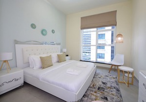 Signature Holiday Homes - Furnished 1BHK in Marina Arcade, Marina Dubai