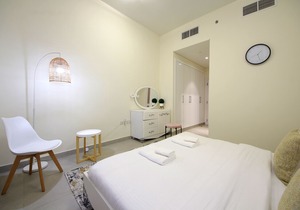 Signature Holiday Homes - Furnished 1BHK in Marina Arcade, Marina Dubai