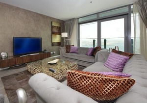 Signature Holiday Homes - Luxury 1 Bedroom Apartment D1 Tower Waterfront View