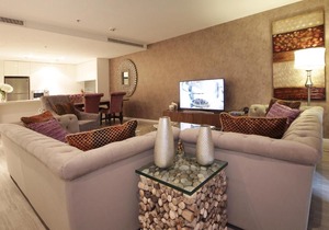Signature Holiday Homes - Luxury 1 Bedroom Apartment D1 Tower Waterfront View
