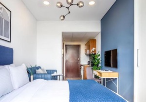 Silkhaus modish studio with Burj Khalifa view, pool access