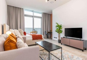 Silkhaus studio in DIFC with Burj Khalifa view, pool & gym