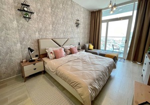 Spacious & Cute Studio with Balcony