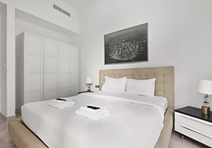 Spacious & Modern 1BDR In Binghatti-Business Bay01