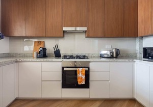 Stunning 2BR Apartment with 2 Balconies in Downtown