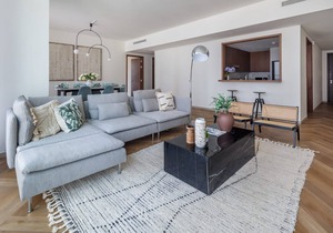 Stunning 2BR Apartment with 2 Balconies in Downtown