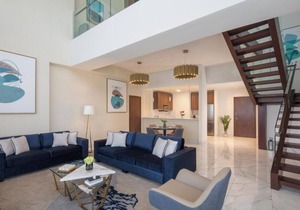 Superior Duplex Apartment Near Mina Seyahi Beach