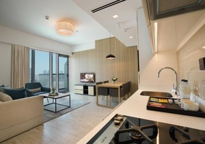 Superior One Bedroom Apartment Near Circle Mall 01