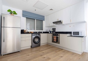 Vibrant 1BR with Amazing Views From 77th Floor!