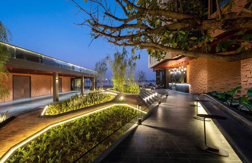 Nakhon Phanom Hotel | 125 m² Hotel ∙ 2 bedrooms ∙ 127 guests