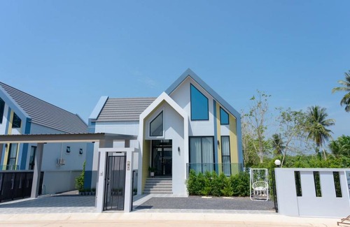Surat Thani Villa | 152 m² Villa ∙ 3 bedrooms ∙ 9 guests