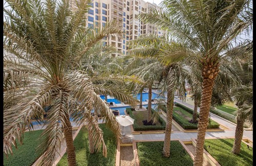 Palm Jumeirah Apartment | 156 m² Apartment ∙ 2 bedrooms ∙ 4 guests