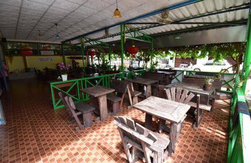 Bang Phra Bed & Breakfast | 18 m² Bed and breakfast ∙ 4 guests