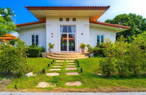 Nong Kae House | 2 Bedroom Private Pool Bali Style Villa B98
