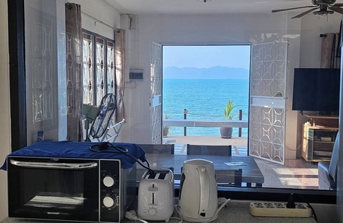 Mae Nam House | 2-bedroom beachfront house with fast WIFI
