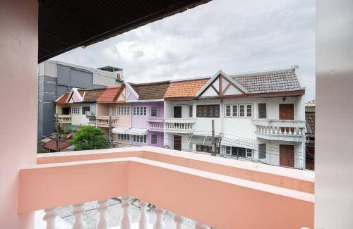 Phra Khanong Apartment | 200 m² Apartment ∙ 4 bedrooms ∙ 11 guests