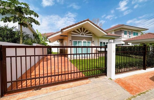 Ubon Ratchathani House | 200 m² House ∙ 3 bedrooms ∙ 7 guests