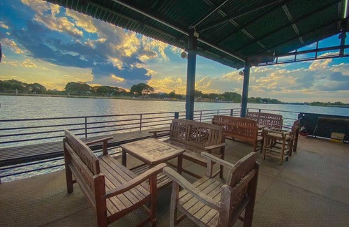 Ban Tai Boat Rental | 22 m² Houseboat ∙ 10 guests