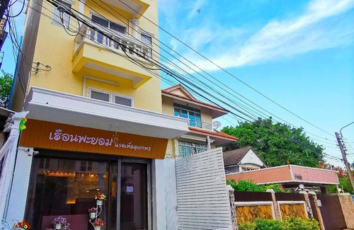 Talat Khwan Apartment | 250 m² Apartment ∙ 1 bedroom ∙ 2 guests