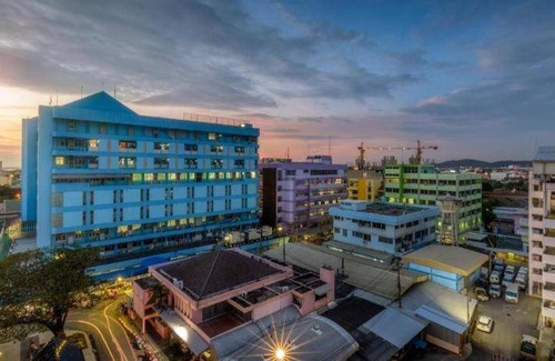 Chonburi Hotel | 29 m² Hotel ∙ 3 guests