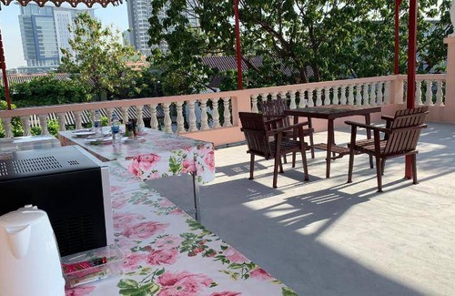 Bang Phlat House | 30 m² House ∙ 2 guests