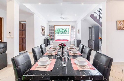 North Pattaya Villa | 300 m² Villa ∙ 4 bedrooms ∙ 10 guests