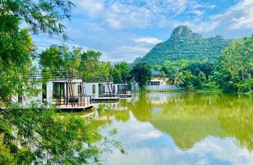 Khao Yoi Boat Rental | 32 m² Houseboat ∙ 1 bedroom ∙ 2 guests