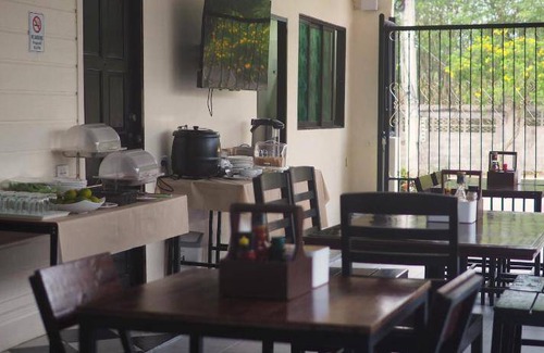 Na Chom Thian Hotel | 320 m² Motel ∙ 11 bedrooms ∙ 127 guests