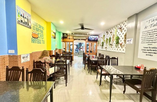 Chana Songkhram Hostel | 40 m² Hostel ∙ 3 guests