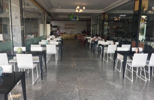 Nakhon Sawan Hotel | 40 m² Hotel ∙ 4 guests