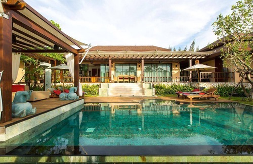 Nong Kae House | 450 m² House ∙ 3 bedrooms ∙ 6 guests