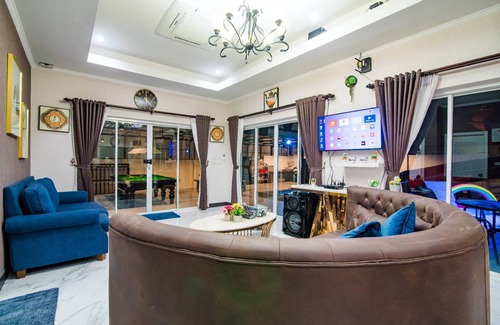 Hua Hin Villa | 468 m² Villa ∙ 5 bedrooms ∙ 15 guests
