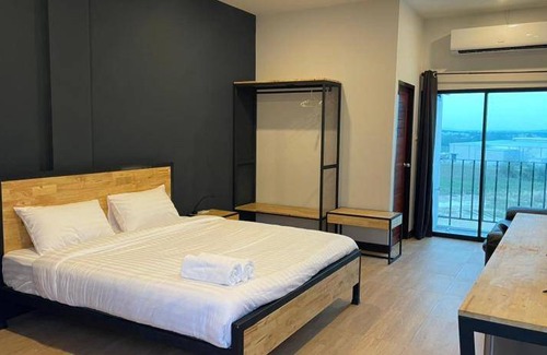 Nikhom Phatthana Hotel | 52 m² Hotel ∙ 4 guests
