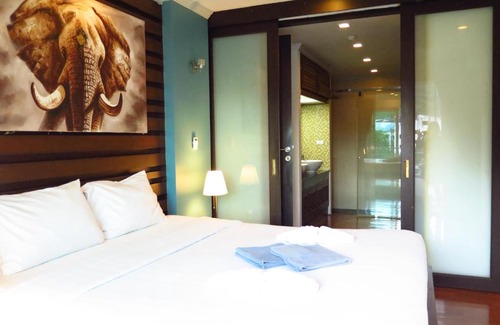 Patong House | 639 2 Bedroom Contemporary Teak Wood Patong Beach