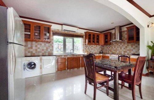 Nong Prue Hotel | 80 m² Hotel ∙ 20 guests