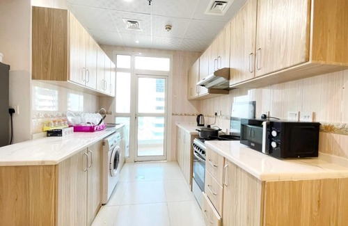 Dubai Sports City Apartment | AFFORDABLE AND GREAT STAY - 3 BEDROOM APARTMENT IN DUBAI