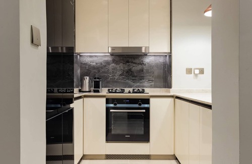 Business Bay Apartment | Amazing 2Br Apartment with Stunning Burj View