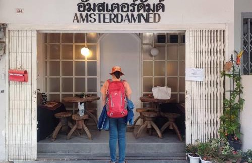 Phra Khanong Hostel | Amsterdamned (อัมสเตอร์ดัมด์)