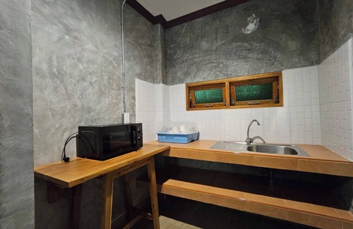 Thong Sala Hostel | Araya Boutique Hotel