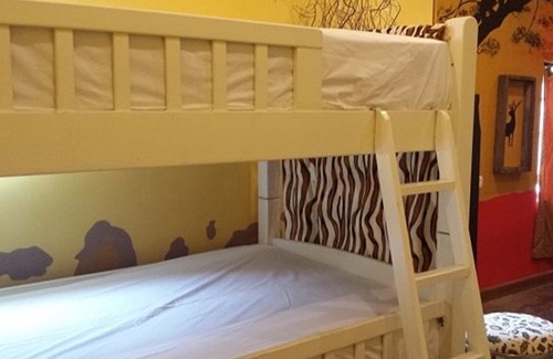 Suan Luang Hotel | Around the World Bed and Breakfast