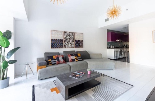 Dubai Marina Apartment | Astonishing 1BR in Fabulous Cayan Tower