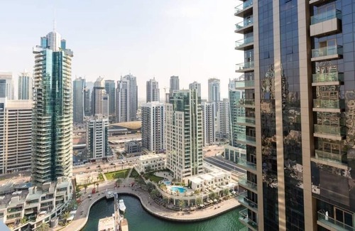 Dubai Marina Apartment | Astonishing 2BR in Dubai Marina - Sleeps 5!