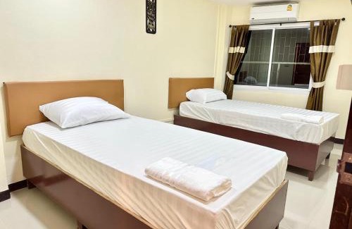 Chana Songkhram House | Baan at Khaosan Hostel