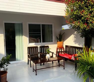 Mae Kon Hostel | Baan Sabai Singha Park