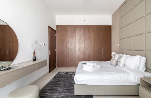Al Barsha 1 Apartment | Baytik - Extraordinary 1BR Apartment Al Barsha