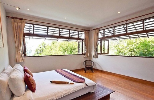 Bang Po Villa | Beachfront Villa With Private Pool & Lovely Garden