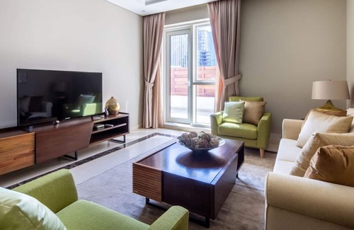 Downtown Dubai Apartment | Beautiful 3BR w/ Study in Downtown Dubai