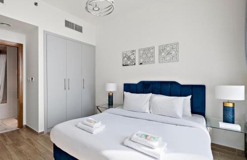 Business Bay Apartment | Beautiful Chic 1 Bedroom in Business Bay - Amna Tower