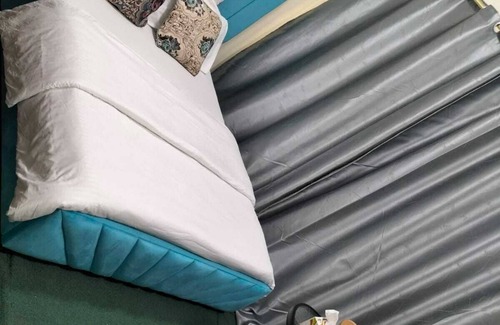 Dubai Hostel | Benitah Capsule hostel and Family rooms
