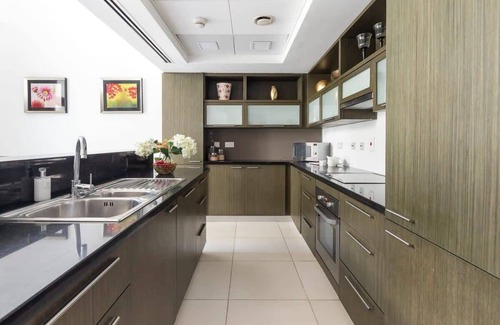 Downtown Dubai Apartment | Bright 1BR Apt in Downtown with Large Balcony